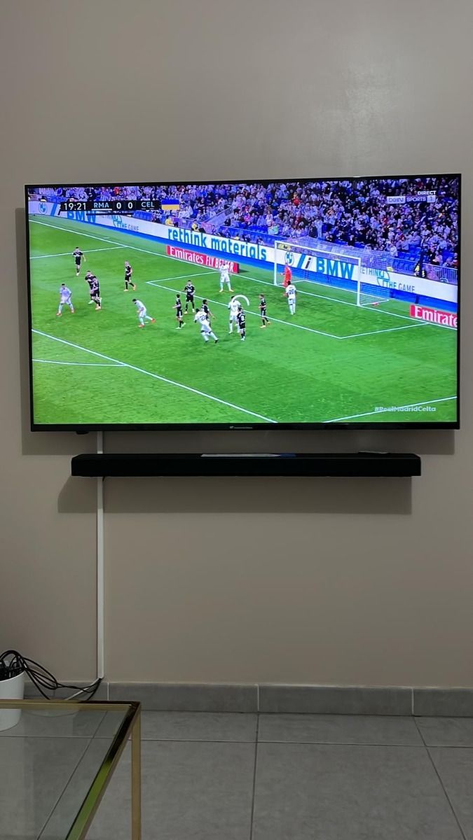 Verified customer Luisa B. reviewing BIGO IPTV